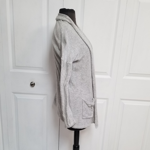 🛍 H&M Woman's Small Cardigan Sweater - Picture 2 of 4